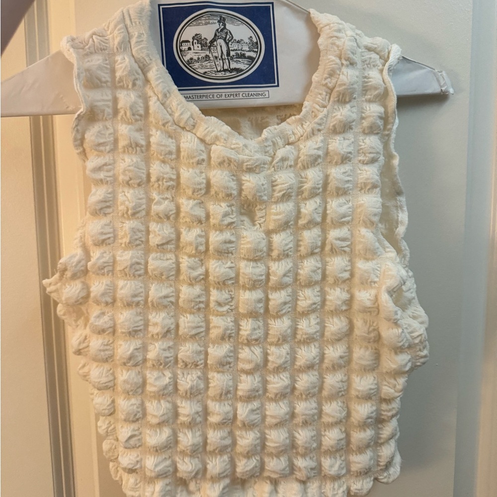 Bubble crop tank